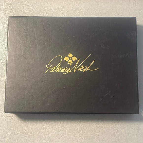 New in Box Patricia Nash Reala Wristlet in Berry Red - Picture 4 of 7